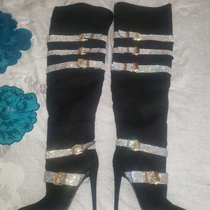 Thigh highheel boots w/bling